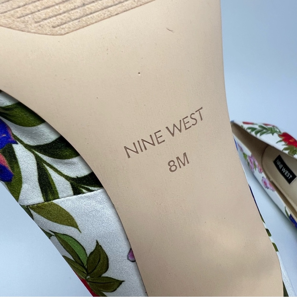 Nine West Ariella Floral Pumps
Size 8 - Picture 6 of 7